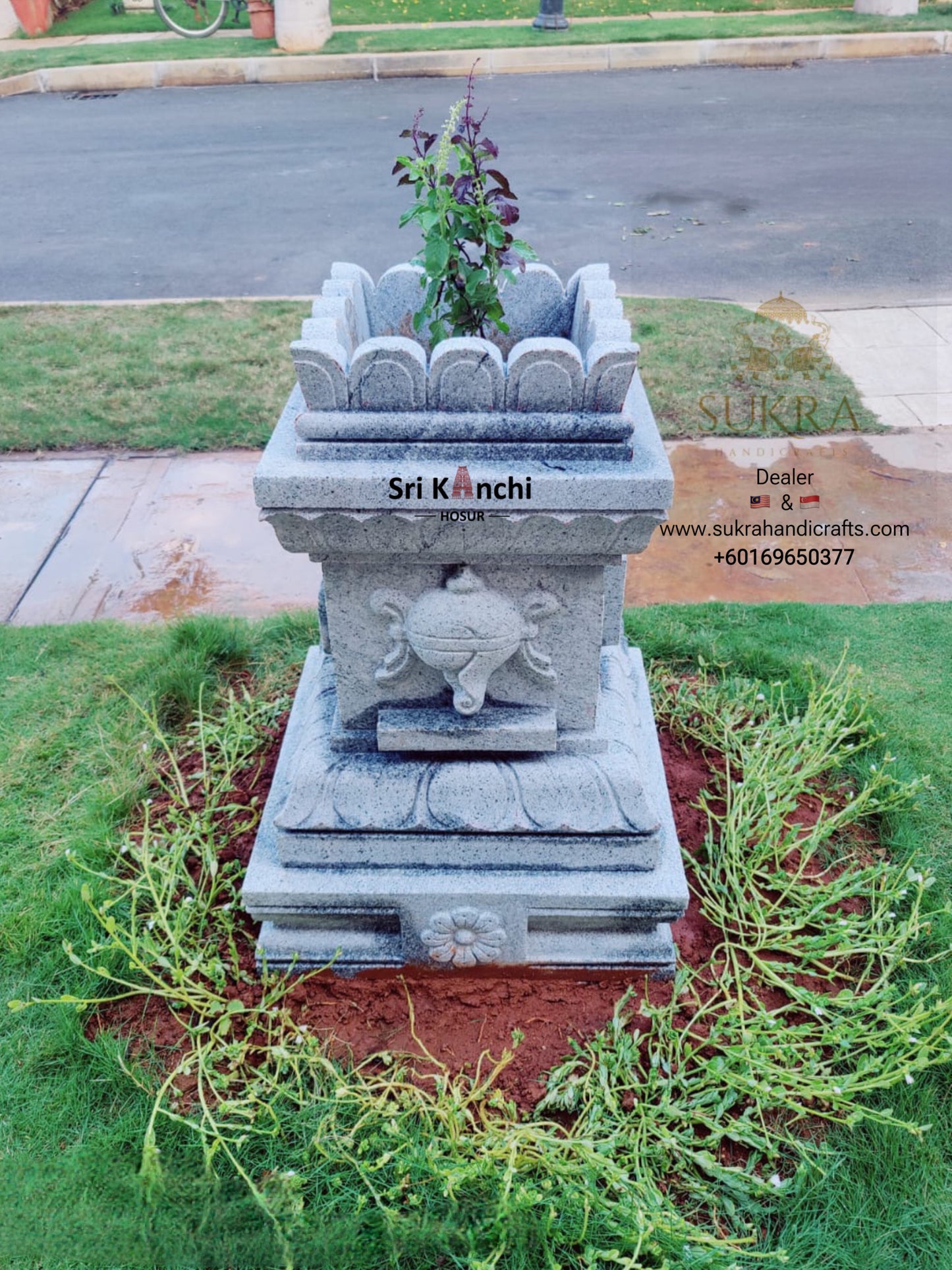 Brindavan Top (F-18) Deepam Maadam + 3 Sides Vaishnava Symbols